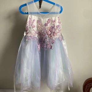 Formal girls fashion dress with flower design. Size 6